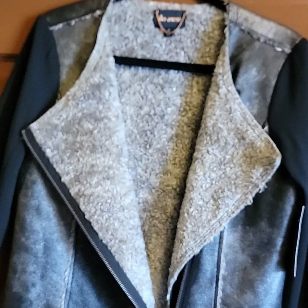 Ella Moss jacket zips